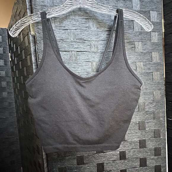 Vuori Wm's Halo Performance Crop Tank - Medium, Black - Picture 1 of 5